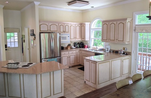 Winchester House | Relaxing Retreat on Tims Ford Lake