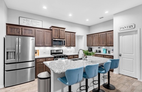 Grand Prairie House | Relaxing Retreat with HOT TUB . Poolside Fun in a Cozy Home .Holiday Decor