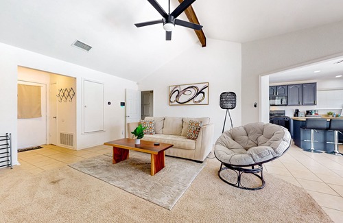 Round Rock House | Relaxing retreat with a private pool, pool spa, washer/dryer, & central AC