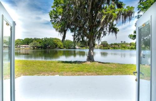 Bearss Plaza House | Relaxing River Views