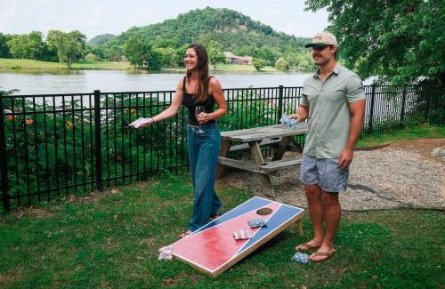 Bellevue House | Relaxing Riverfront Family Escape w Private Dock
