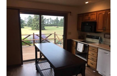 Canton House | Relaxing Riverview Cabin with Scenic Hot Tub