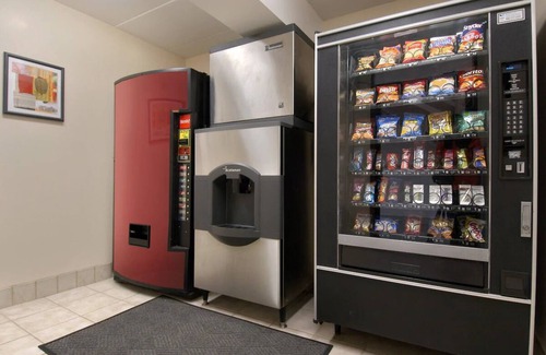 Canton House | Relaxing Room Near Akron-Canton Airport, Ideal for Travelers on the Go