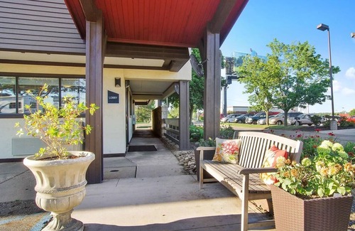 Canton House | Relaxing Room Near Akron-Canton Airport, Ideal for Travelers on the Go