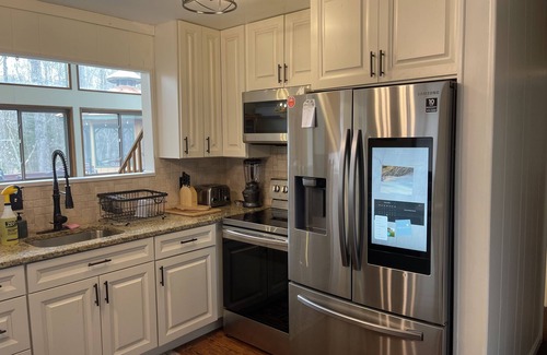 Locust Lake Village Cabin | Relaxing Rustic ranch at Locust Lake! with beautiful views! Close to the Lake!