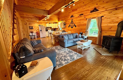 Hammond House | Relaxing scenic Adirondack home on Black Lake In the 1000 Islands