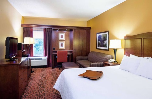 Selinsgrove Hotel | Relaxing Selinsgrove Locale - Business & Leisure Mix | 2 Units
