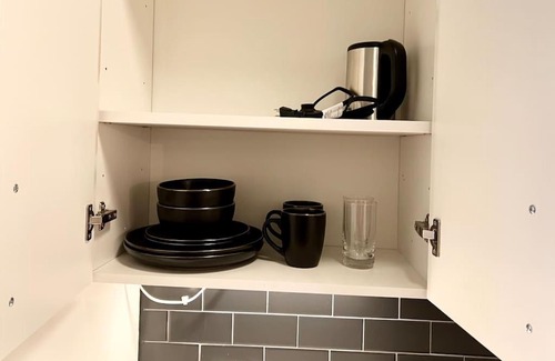 Downtown Hartford Apartment | Relaxing Space Downtown - Close To Hospitals - Free Parking and Wifi