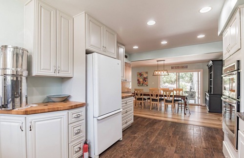 Thousand Oaks House | Relaxing Spacious Family Home in Thousand Oaks