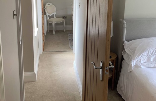 Westward Ho Cottage | Relaxing Stay at Cosy Cottage Near to Beach