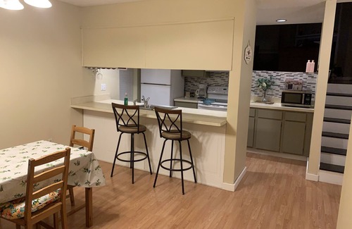 Vernon House | Relaxing stay in this spacious 3 story condo for the whole family