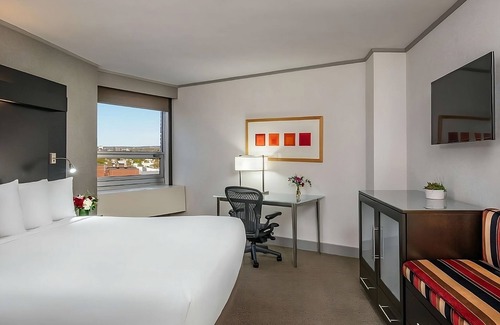 West End Resort | Relaxing Stay Near Harvard, Indoor Pool, Pet-Frien
