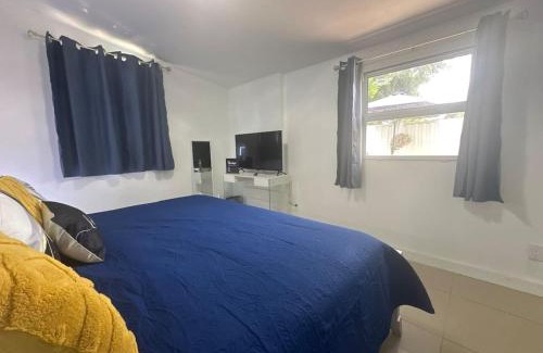 Pembroke Pines Apartment | Relaxing Studio Getaway w BBQ, Patio and Parking