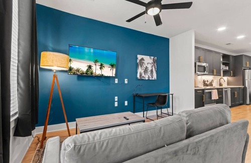 North Hyde Park Apartment | Relaxing Studio | Pool & Gym | Central!