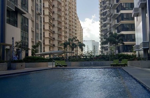 Pinagsama Condo | Relaxing Studio Unit near Venice Grand Canal