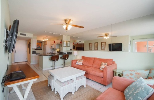 South Padre Island Condo | Relaxing Top Floor Corner 2BR Condo with Great View - 3 Minute Walk To The Beach! by RedAwning