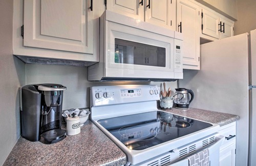Columbia House | Relaxing Townhome, 4 Mi to Mizzou University!