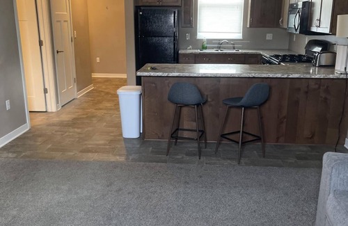 Mason City House | Relaxing townhome a few blocks from shopping and dining out!