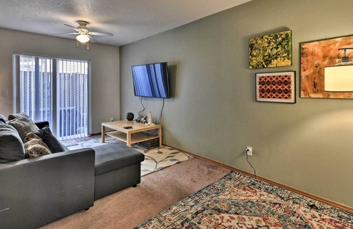 Forest Grove House | Relaxing Townhome w/ Patio: 25 Miles to Portland!
