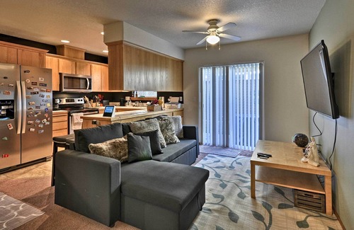 Forest Grove House | Relaxing Townhome w/ Patio: 25 Miles to Portland!
