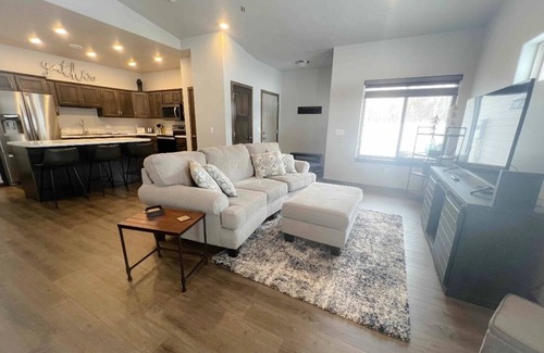 Sioux Falls House | Relaxing Townhouse Getaway with great location in Sioux Falls.