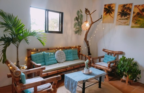 Mandurriao House | Relaxing tropical home in Iloilo City just 5mins away to the business center.
