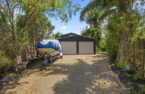 Point Wells House | Relaxing Tropical Retreat - Point Wells Holiday Home