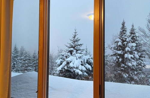 Rangeley Condo | Relaxing Mountainside Getaway! Ski in Ski out