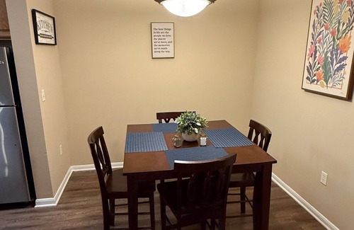 The Colony Apartment | Relaxing vacation home in North Texas. Fun attractions in every direction