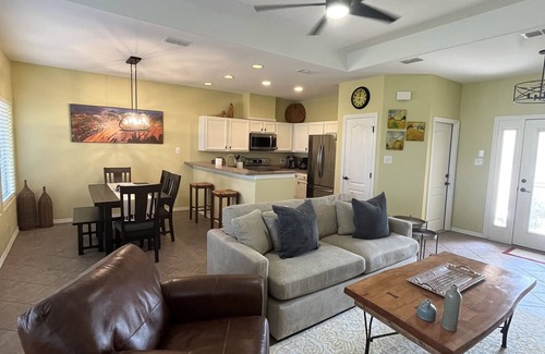 Laguna Vista Villa | Relaxing Villa - 15 mins from South Padre Island