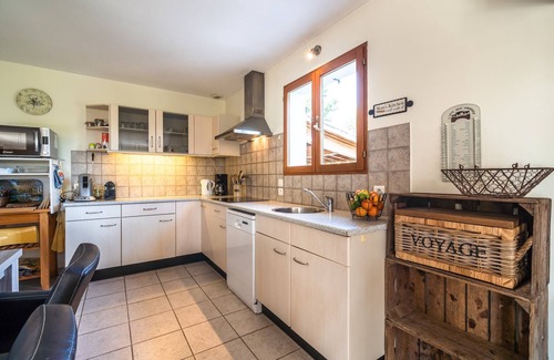 Beaufort Villa | Relaxing Villa Near Lake & Beaches