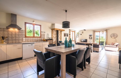 Beaufort Villa | Relaxing Villa Near Lake & Beaches