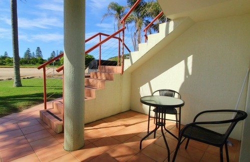 Crescent Head Apartment | RELAXING WATER FRONTAGE APARTMENT