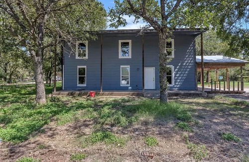 Dennis House | Relaxing weatherford retreat