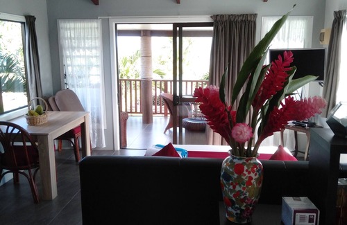 Arorangi Villa | Relaxing With Ocean Views