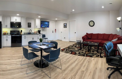 Edwardsville Apartment | Relaxing Woodland Getaway