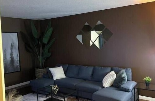 Winnipeg House | RelaxInn Home