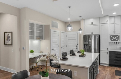 Fourth Ward Apartment | Reluxme | 2BR Condo in Center City w/Spa Access