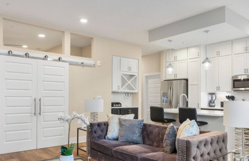 Charlotte Center City Condo | Reluxme | Chic 2BR High-Rise Near Attractions
