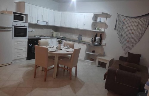 Gastria House | Remarkable 1-Bed House