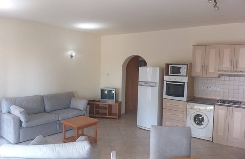 Gastria House | Remarkable 1-Bed House