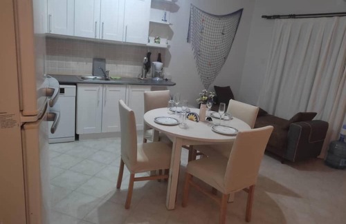 Gastria House | Remarkable 1-Bed House