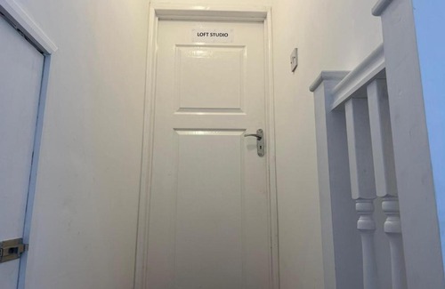 Clayhall Apartment | Remarkable 1-Bed Studio Apartment in Redbridge