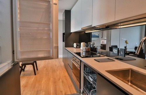 Parkwood Apartment | Remarkable 2-bed Apartment in Johannesburg