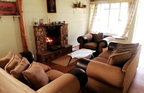 Juliasdale Cottage | Remarkable 3-bed Cottage in Nyanga