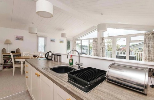 Honiton Cabin | Remarkable 3-Bed Lodge in Honiton