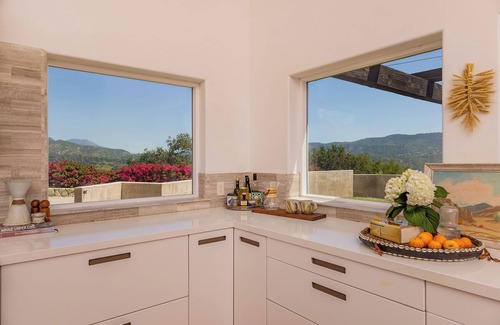 Ojai House | Remarkable 50 acre Organic Farm, the best views of Ojai Valley 5 mins from town.
