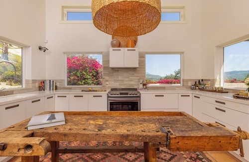 Ojai House | Remarkable 50 acre Organic Farm, the best views of Ojai Valley 5 mins from town.