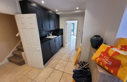 Rushmoor District House | Remarkable 8 Bed Family House Sleeping 16 w/Pool