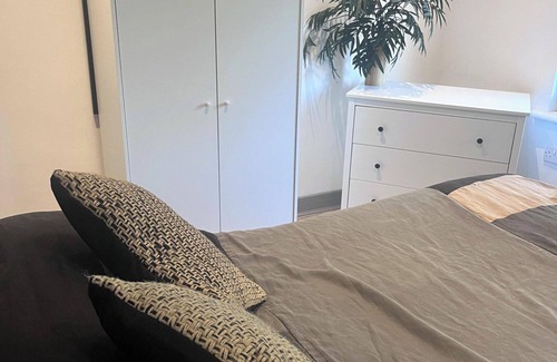 Mawneys Apartment | Remarkable Cozy 1-bed Studio in Romford London Uk